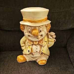 🤎Treasure Craft Charming Clown Ceramic Art Piece/Cookie Jar